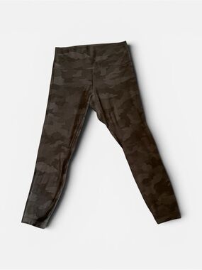 #086, Lululemon Camo gray and black leggings, size 10